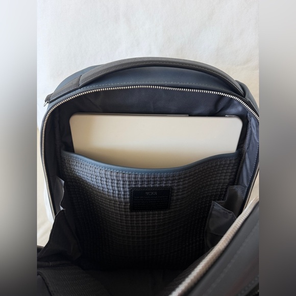 NWOT Tumi Harrison Bradner IV Leather Backpack in Pavement Bomb - Picture 14 of 15